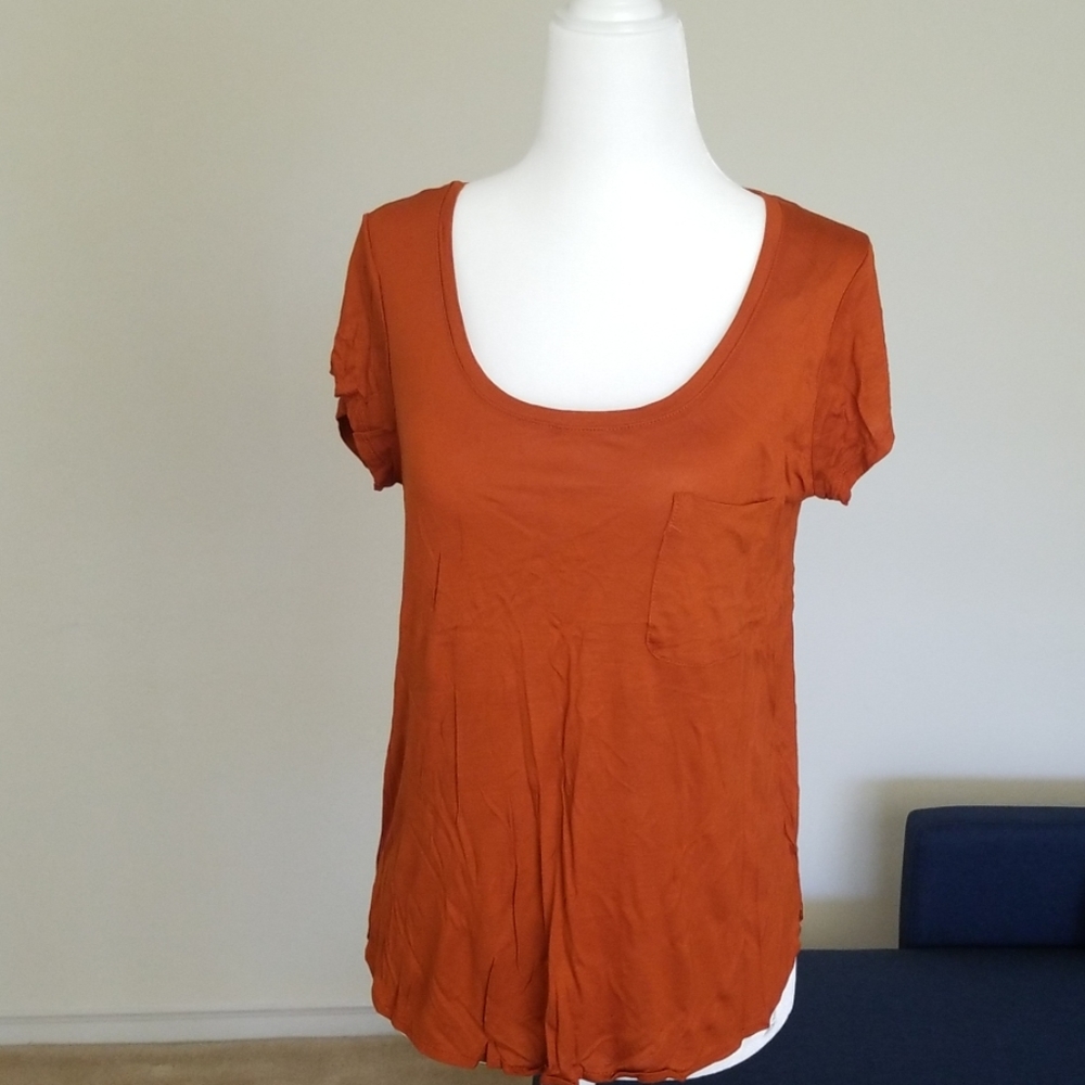 Orange tee
